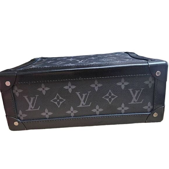 Louis Vuitton soft trunk crossbody - Picture 10 of 16